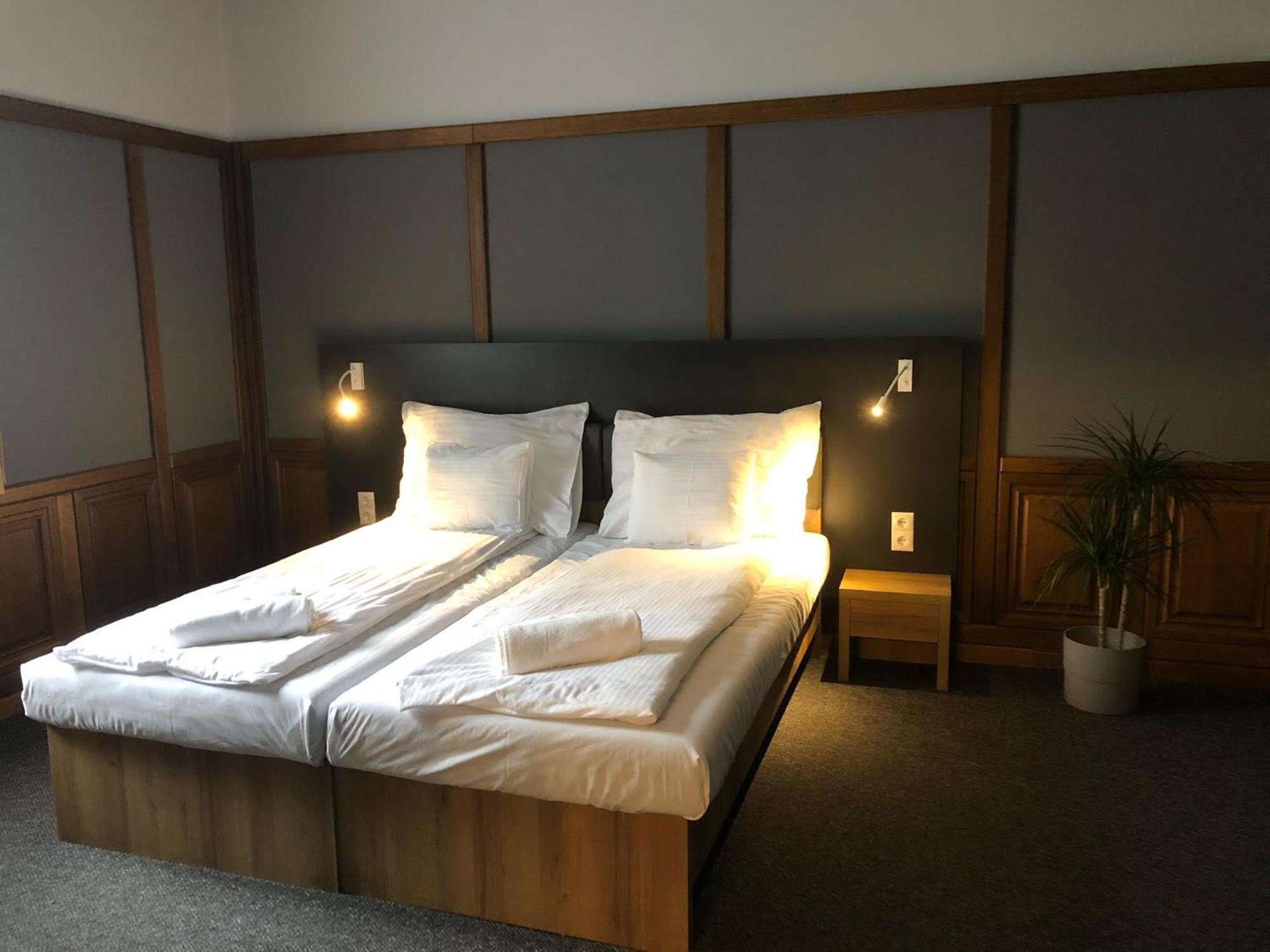 Bed and Breakfast Svajci Lak Panzio Ньиредьхаза Экстерьер фото