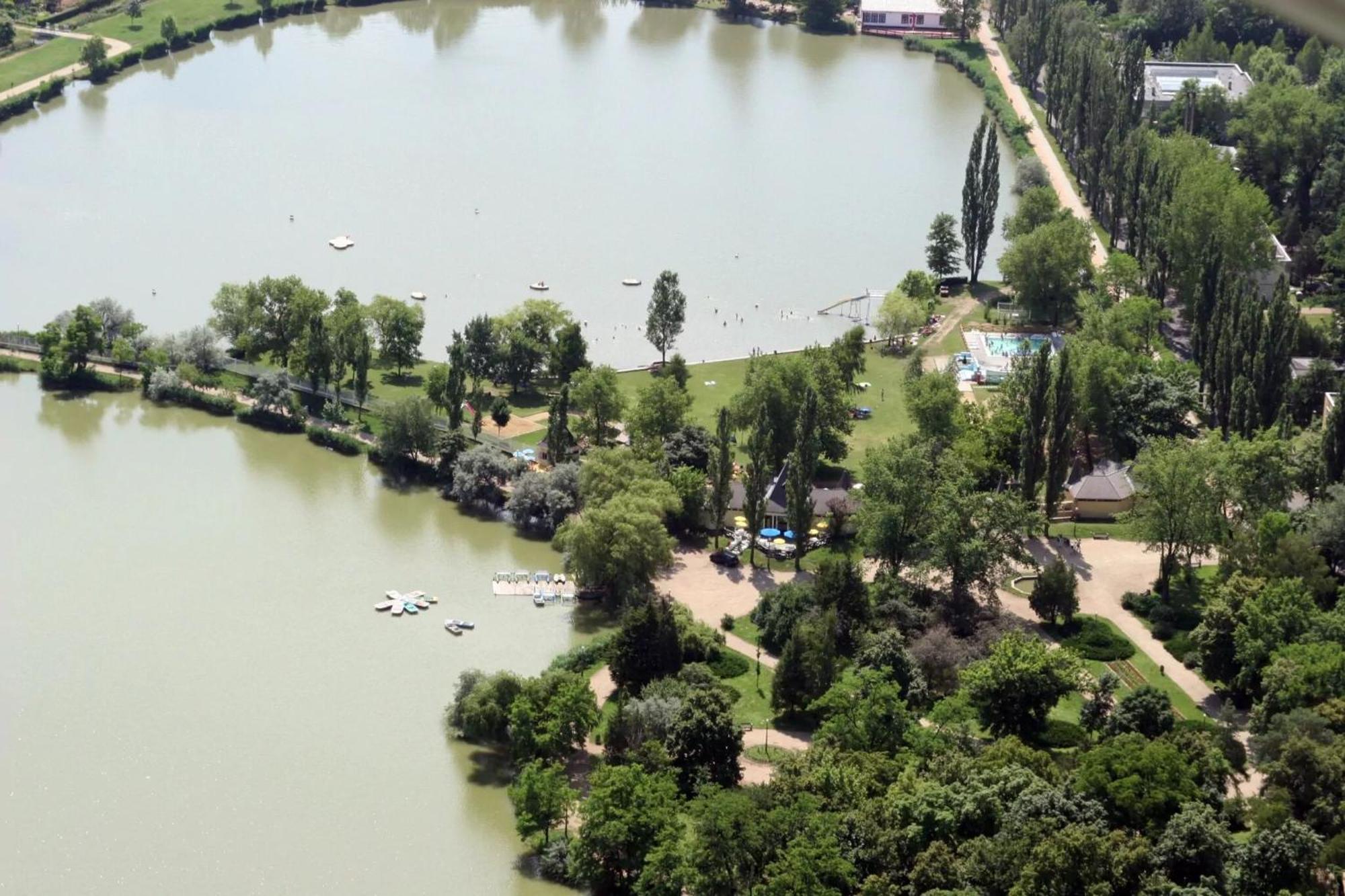 Bed and Breakfast Svajci Lak Panzio Ньиредьхаза Экстерьер фото