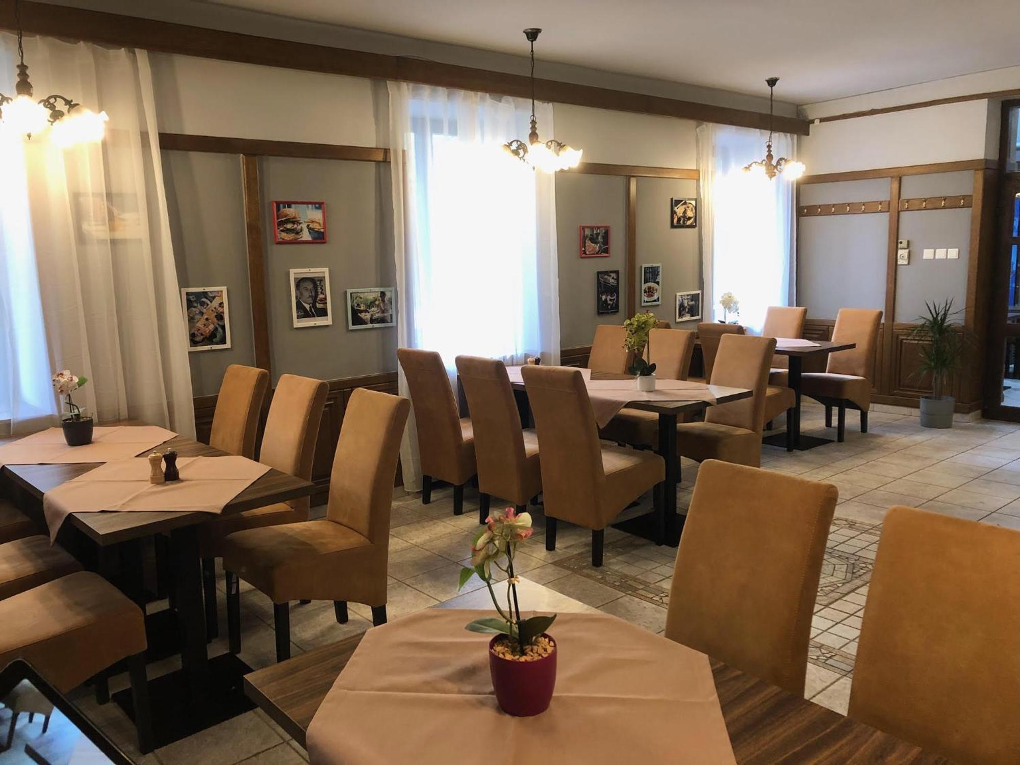 Bed and Breakfast Svajci Lak Panzio Ньиредьхаза Экстерьер фото